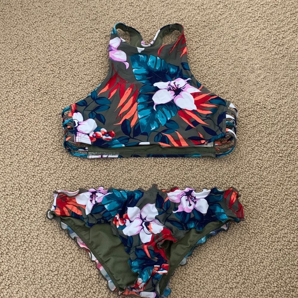 Hollister two piece halter top and bikini bottoms